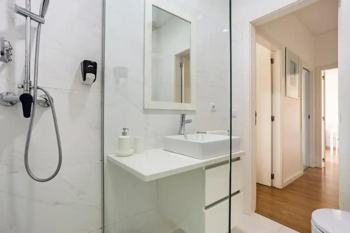 Luxury Anibal Cunha Apartments Porto Bagian luar foto